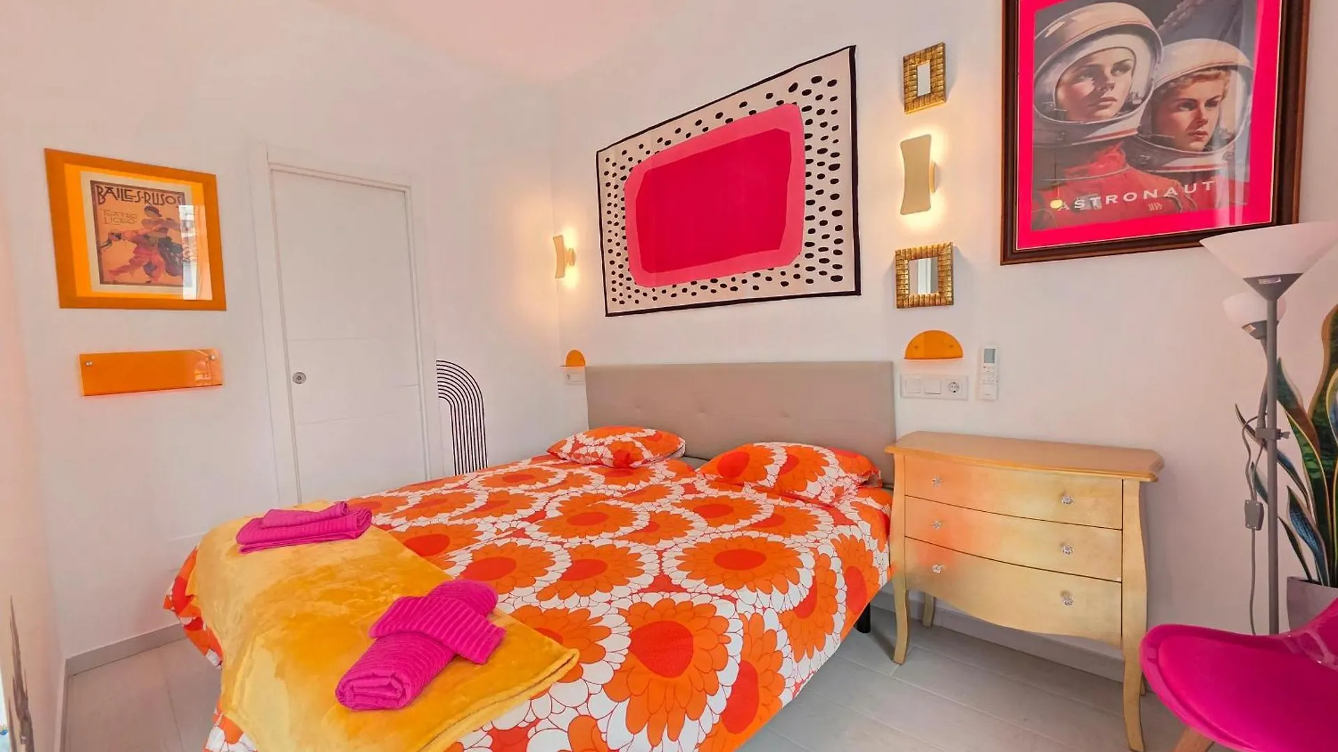 Dali Huelin Malaga Modern Beach Appartment contacts